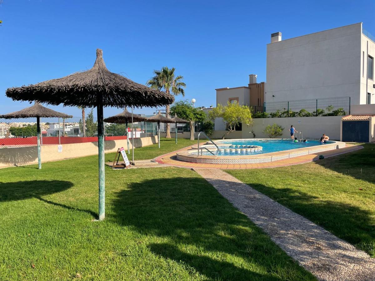 Villa De Lujo Con Piscina Orihuela Luaran gambar